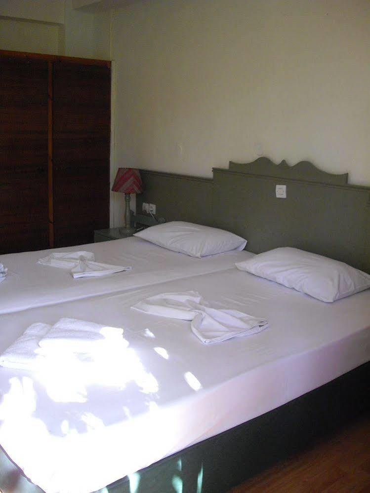 Bristol Apartments Città di Kos Esterno foto
